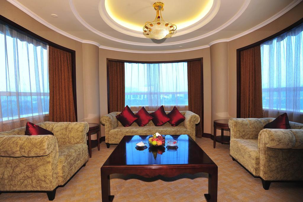 The Royal Marina Plaza Hotel Guangzhou Exterior photo