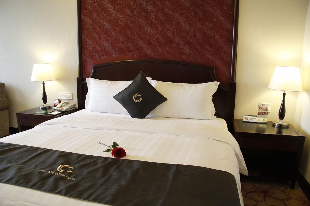 The Royal Marina Plaza Hotel Guangzhou Exterior photo