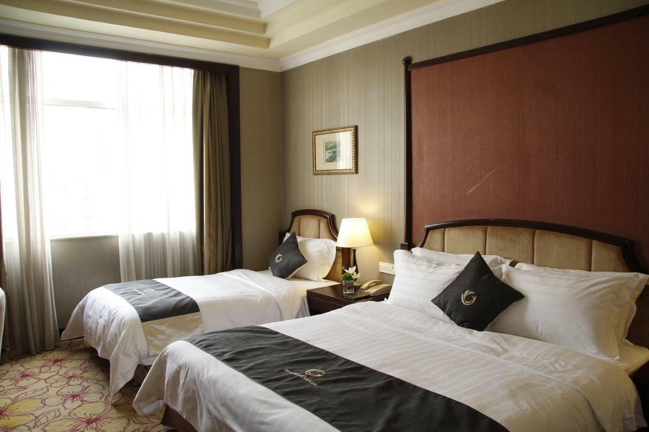 The Royal Marina Plaza Hotel Guangzhou Exterior photo